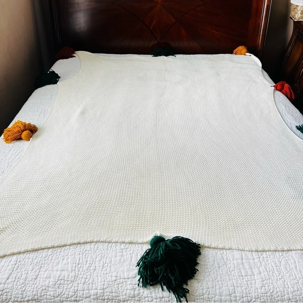 50”x70” Pom Pom throw blanket,bohemian decor bedcover.